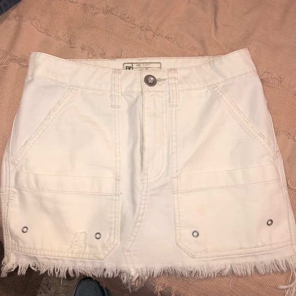 FREE PEOPLE WHITE JEAN SKIRT: SIZE 25 - Picture 1 of 3